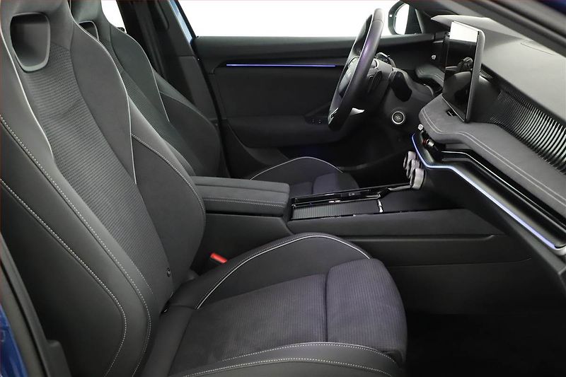 Škoda Superb (2025) 2.0 TDI, Sportline, Navigace - fotka 18 z 20