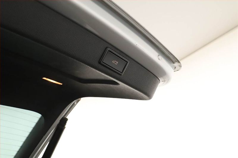 Škoda Superb (2013) Elegance 2.0 TDI, Serv.kniha - fotka 16 z 16