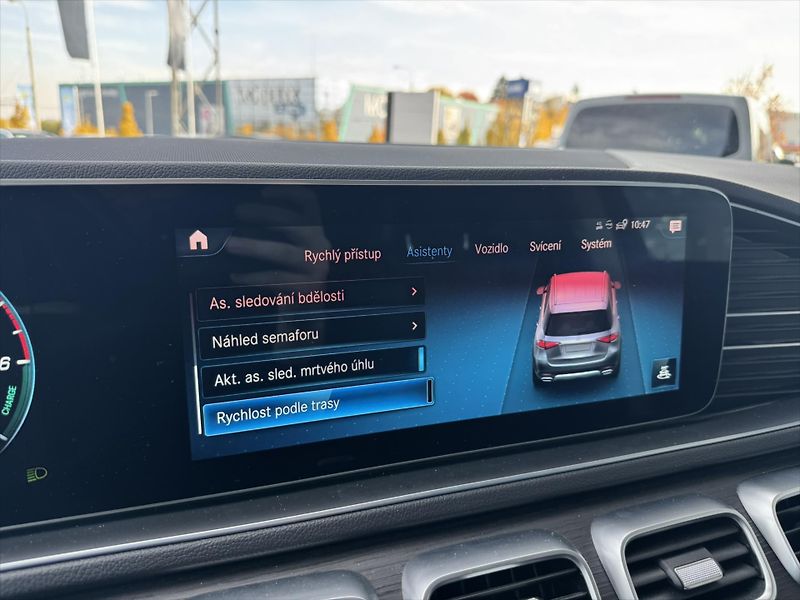 Mercedes-Benz GLE 350de 4MATIC - fotka 17 z 34