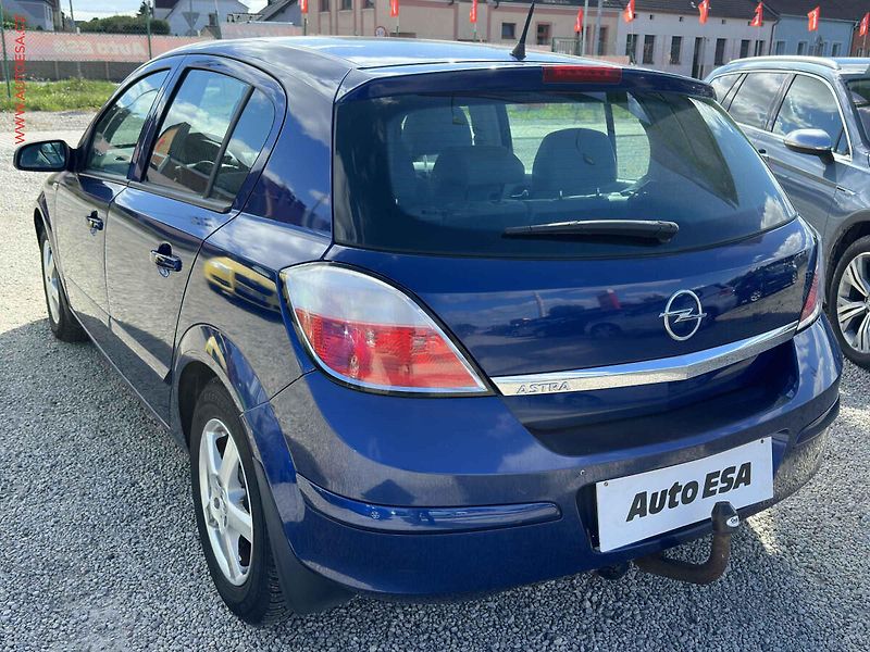 Opel Astra (2004) 1.4i, AC, tažné - fotka 6 z 17