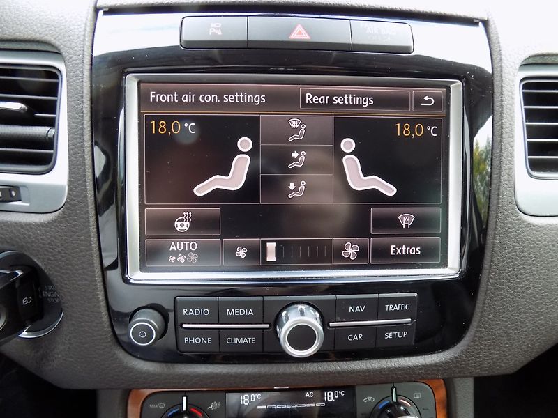 Volkswagen Touareg (2010) 3.0TDI/4x4/Chl.sedačky/LED/ - fotka 39 z 43