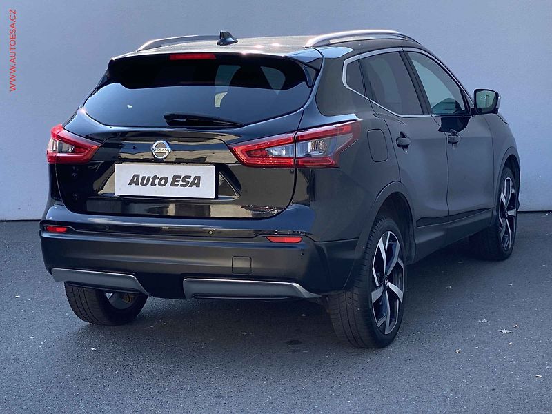 Nissan Qashqai (2020) 1.3TCe, 2.maj,ČR, Klima - fotka 4 z 18