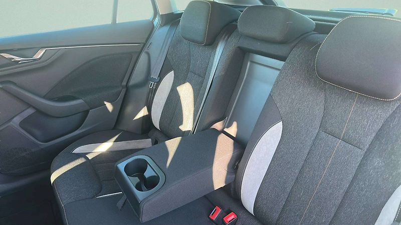 Škoda Scala Top Selection 1,0TSI 85kW MT6/ - fotka 22 z 27