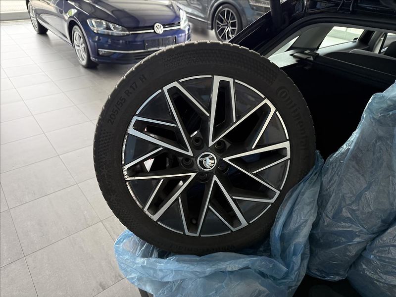 Škoda Octavia 2,0   85kW,SERVISKA,ČR,STYLE - fotka 29 z 31
