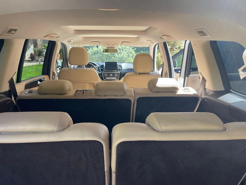 Mercedes-Benz GLS (2017) GLS 450 4MATIC 2017 bílá - fotka 7 z 8