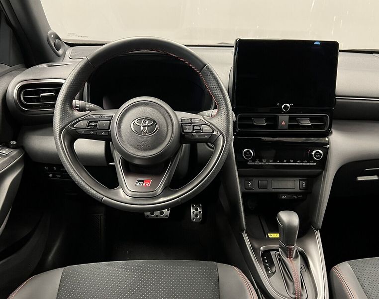 Toyota Yaris Cross 1.5 Hybrid AT GR SPORT VIP - fotka 5 z 20