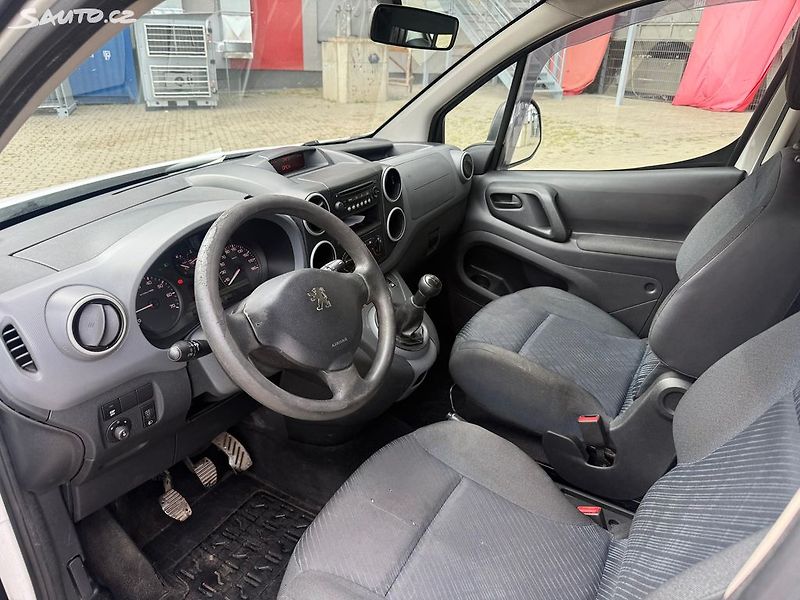Peugeot Partner (2011) 1.6HDi 55kw 5 míst Tažné - fotka 13 z 15