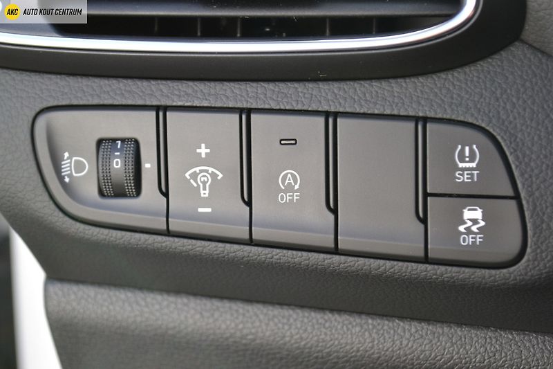 Hyundai i30 WG 1,5I MT SMART FAMILY NAVI F - fotka 41 z 51