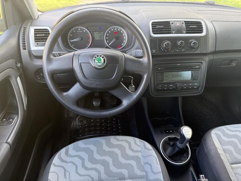 Škoda Fabia 1,2 51 kW Klimatizace - fotka 16 z 19