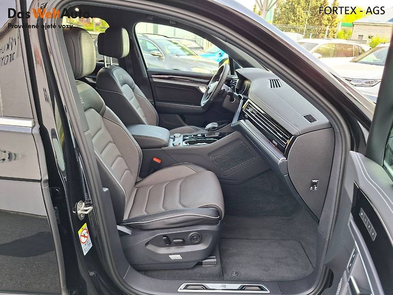 Volkswagen Touareg (2024) R-LINE, FACELIFT,3.0 TDI,210kW - fotka 22 z 29
