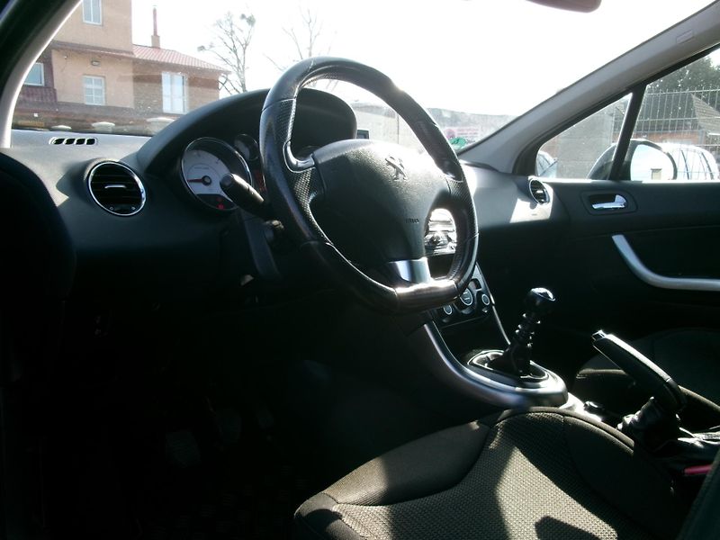 Peugeot 308 (2013) SW 2,0HDI NAVI AC BT TEMP - fotka 24 z 28