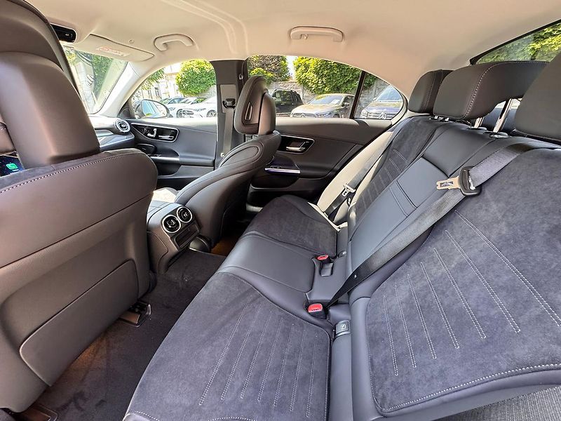 Mercedes-Benz Třídy C (2026) C 220 d 4MATIC - fotka 12 z 24