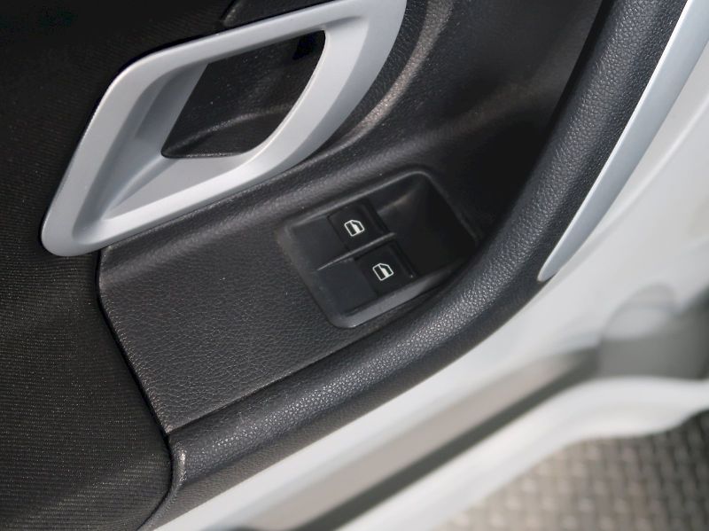 Škoda Roomster (2007) STYLE 1.4i 16V 63KW TAŽNÉ - fotka 24 z 26