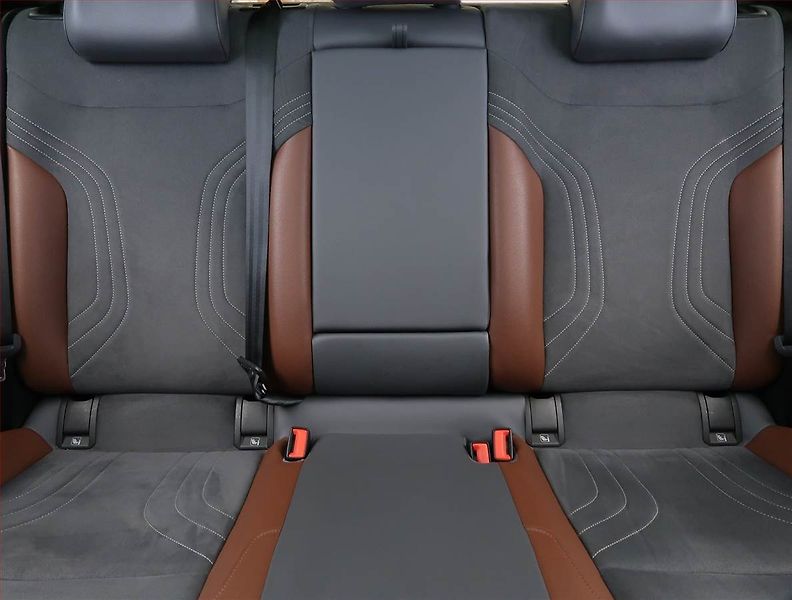 Volkswagen ID.4 (2020) Pro Perf. (82 kWh), SoH 90% - fotka 10 z 33