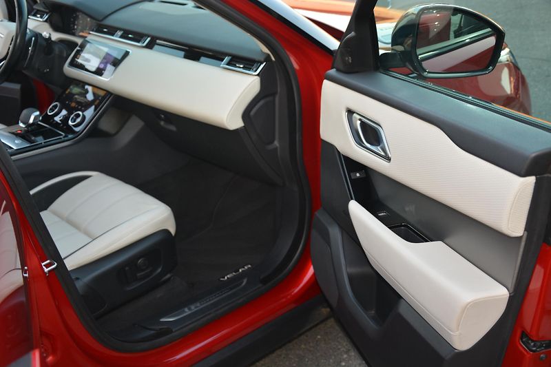 Land Rover Range Rover Velar (2021) P250 R-Dynamic AWD - fotka 25 z 30