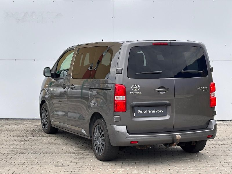 Toyota ProAce Verso 2.0 D-4D L0 Shuttle AT - fotka 7 z 22