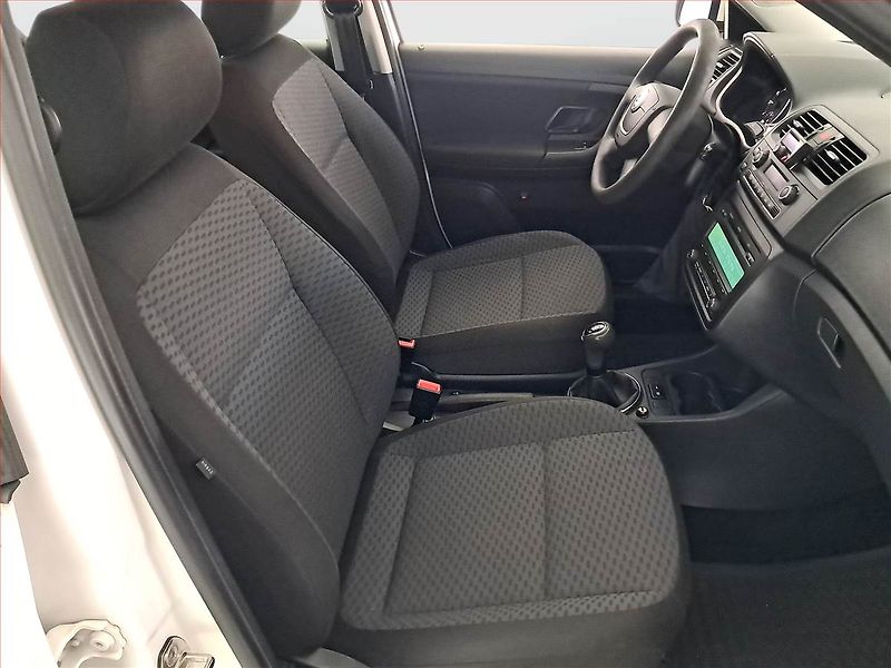Škoda Fabia (2011) 1.2 TSI, nová STK, zamluveno - fotka 9 z 14
