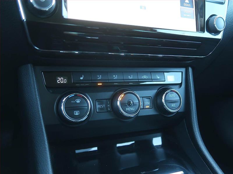 Škoda Superb (2018) Style 2.0 TDI, Automat - fotka 15 z 19