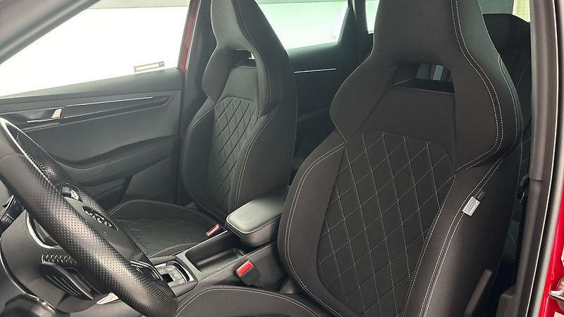 Škoda Karoq 2.0 TDI DSG 4x4 Sportline Excl - fotka 15 z 32