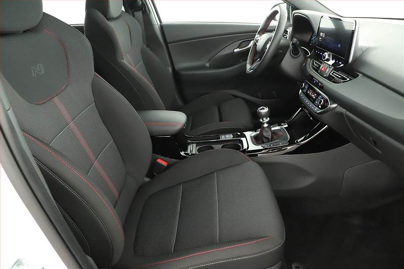 Hyundai i30 (2025) 1.5 T-GDI MHEV 48V, N-LINE - fotka 7 z 21