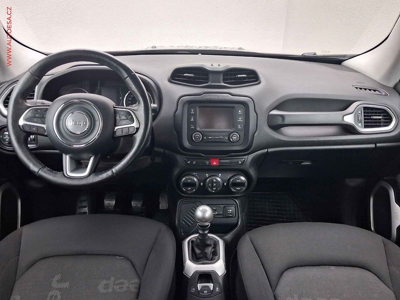 Jeep Renegade (2016) 1.4T, ČR, Longitude - fotka 8 z 16