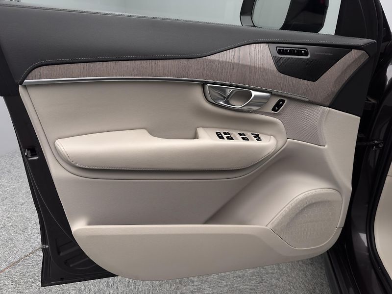 Volvo XC90 B5 AWD ULTIMATE AUT  - fotka 24 z 52