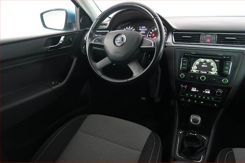 Škoda Rapid (2012) Elegance 1.6 TDI, Navi - fotka 7 z 17