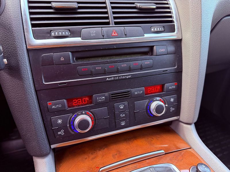 Audi Q7 3.0 TDi Quattro Tiptronic, Nav - fotka 16 z 19