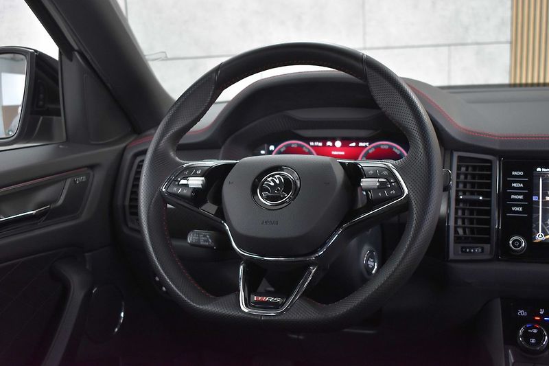Škoda Kodiaq RS 2.0 TSI 180kW 4x4*DPH*ČR 1M - fotka 22 z 52