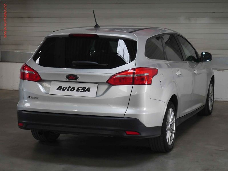 Ford Focus (2018) 1.5 TDCI, Klima - fotka 6 z 17