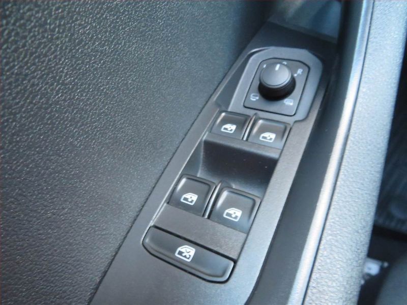 Škoda Karoq (2022) Ambition Plus 2.0 TDI - fotka 16 z 17