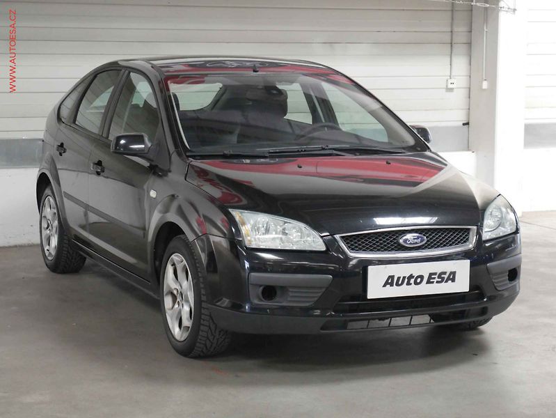 Ford Focus (2007) 2.0 i, AC, výhřev sed - fotka 1 z 15