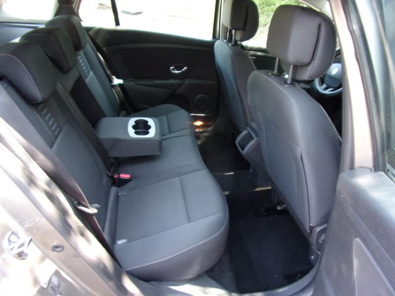 Renault Mégane (2010) 1.4TCe96kW 2xALU KOLA DIGIKLIM - fotka 17 z 22