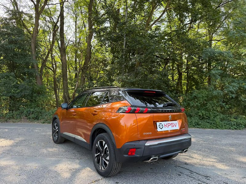 Peugeot 2008 (2020) GT LINE,130 koní, Automat 8st. - fotka 6 z 23