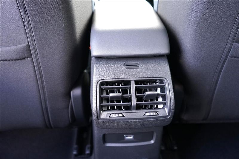 Citroën C4 (2026) 1,2 Hybrid 145k Automatic COLL - fotka 23 z 24