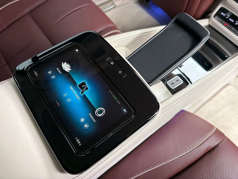 Mercedes-Benz GLS 4MATIC MAYBACH - fotka 28 z 38