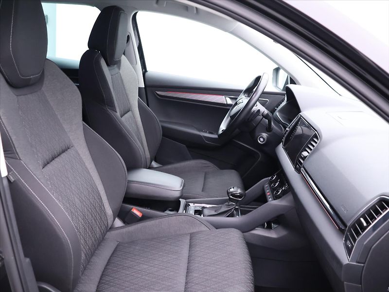 Škoda Karoq 2,0 TDI 4x4 DSG Style LED DPH - fotka 11 z 32