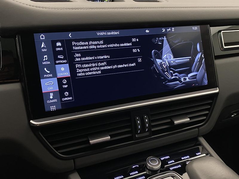Porsche Cayenne E-HYBRID 250kW AWD AUT CZ - fotka 58 z 111