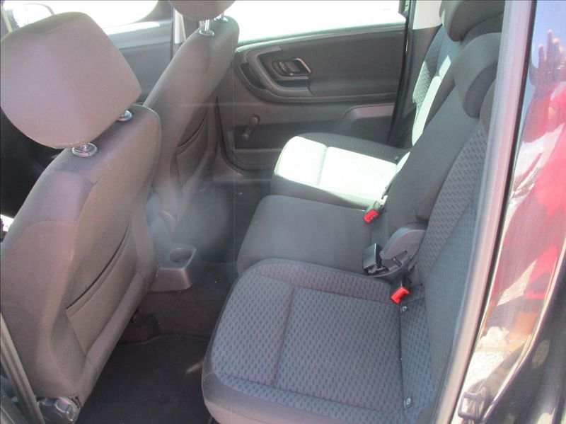Škoda Roomster 1,2 TSi, aut.klima, serv.kn. - fotka 12 z 34