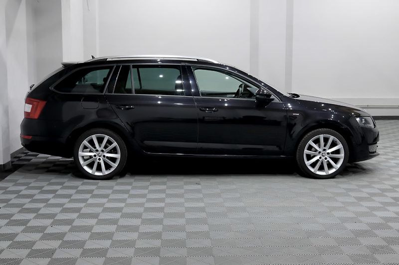 Škoda Octavia 3 Combi 1.4 TSI 110 kW DSG - fotka 4 z 36
