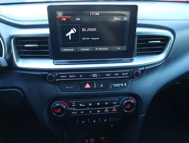 Kia Ceed (2018) 1.4 T-GDI, Serv.kniha - fotka 12 z 15