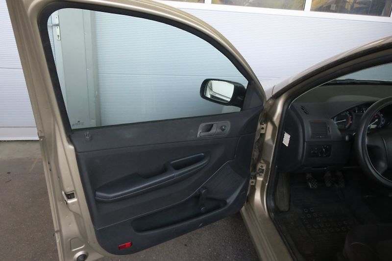 Škoda Fabia (2005) 1,2 47 kW Klima ČR STK do 7/28 - fotka 7 z 33