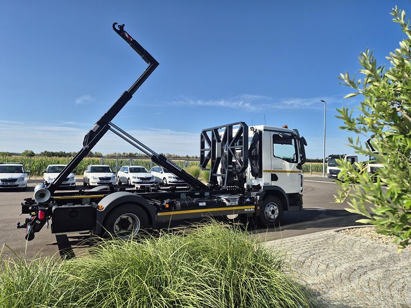 MAN TGL TRAKTOR NOSIČ KONTEJNERU - fotka 10 z 26