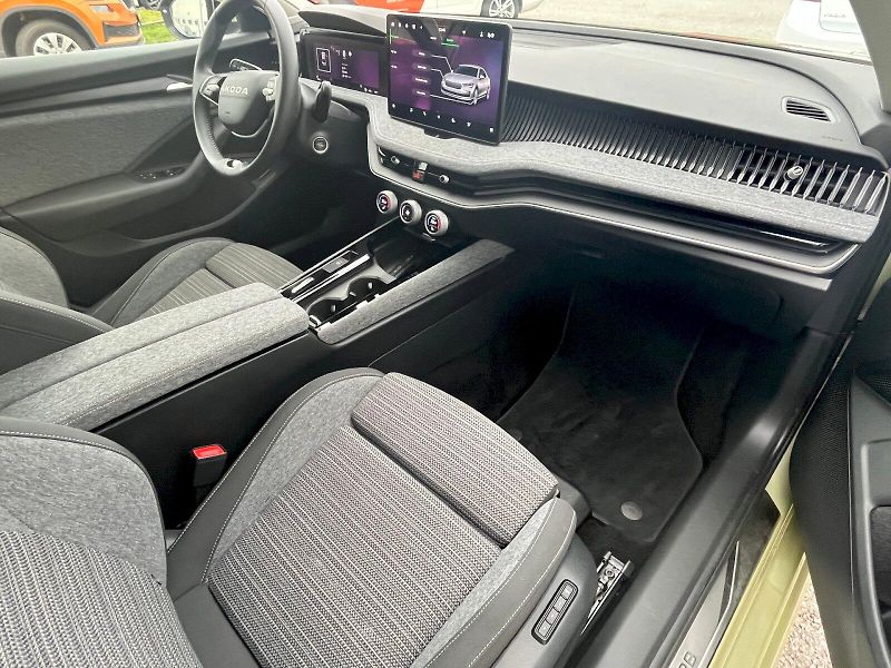 Škoda Superb (2025) 1.5 TSI 110kW Selection DSG - fotka 12 z 29
