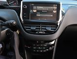 Peugeot 2008 (2016) Active 1.2 PureTech - náhled 12
