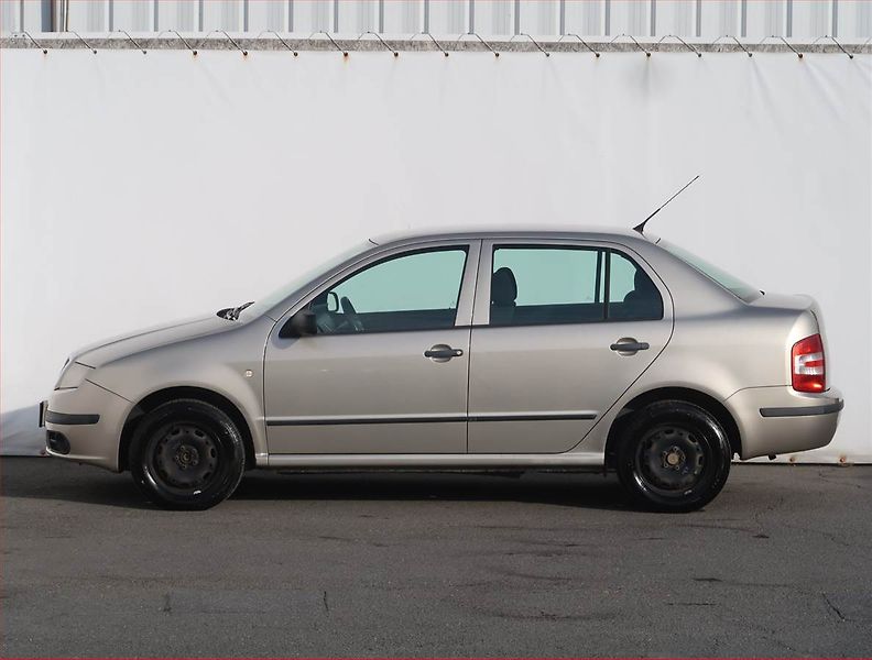 Škoda Fabia (2005) 1.2 12V, nová STK, zamluveno - fotka 3 z 13