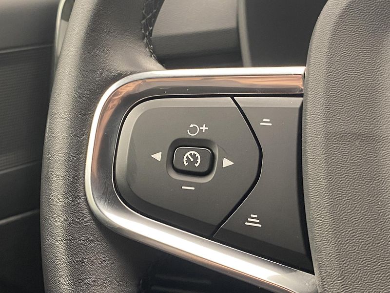 Volvo XC40 B4 CORE AUT  - fotka 20 z 49