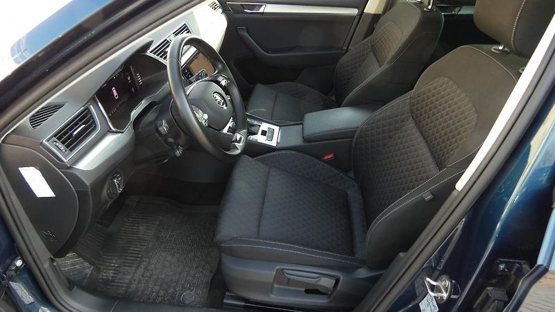 Škoda Superb 1.4 TSI iV Ambition DSG - fotka 19 z 23