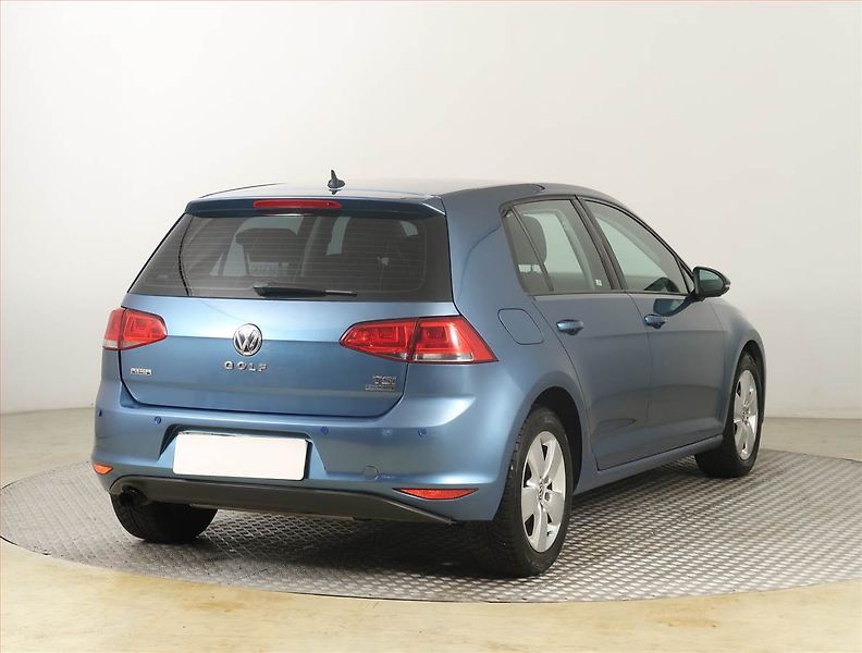 Volkswagen Golf (2013) Highline 1.2 TSI, Navi - fotka 5 z 19