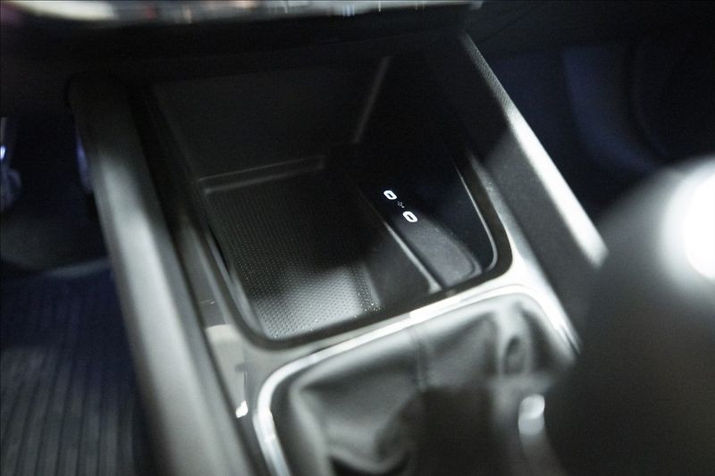 Škoda Octavia 2,0 TDI ČR KEYLESS VÝHŘEV ČR - fotka 28 z 39